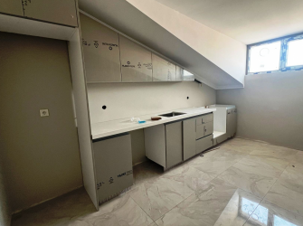 Güngören'de Alt Kat 2+1 Üst Kat 2+1 Ebeveyn Banyolu 200 m2 Dubleks