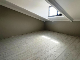 Güngören'de Alt Kat 2+1 Üst Kat 2+1 Ebeveyn Banyolu 200 m2 Dubleks