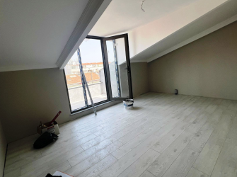 Güngören'de Alt Kat 2+1 Üst Kat 2+1 Ebeveyn Banyolu 200 m2 Dubleks