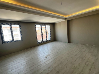 Güngören'de Alt Kat 2+1 Üst Kat 2+1 Ebeveyn Banyolu 200 m2 Dubleks