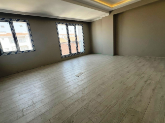 Güngören'de Alt Kat 2+1 Üst Kat 2+1 Ebeveyn Banyolu 200 m2 Dubleks