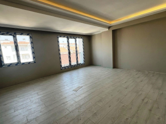Güngören'de Alt Kat 2+1 Üst Kat 2+1 Ebeveyn Banyolu 200 m2 Dubleks