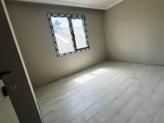Güngören'de Alt Kat 2+1 Üst Kat 2+1 Ebeveyn Banyolu 200 m2 Dubleks