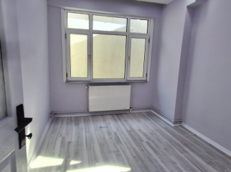 Bağcılar Yenigün'de 4,Kat Kredili 2+1 İçi Yapılı 85 m2 Ön Cephe Balkonlu