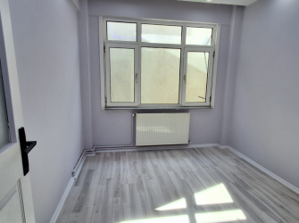 Bağcılar Yenigün'de 4,Kat Kredili 2+1 İçi Yapılı 85 m2 Ön Cephe Balkonlu