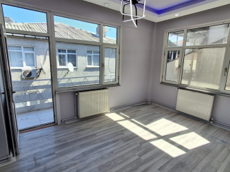 Bağcılar Yenigün'de 4,Kat Kredili 2+1 İçi Yapılı 85 m2 Ön Cephe Balkonlu