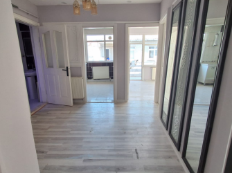 Bağcılar Yenigün'de 4,Kat Kredili 2+1 İçi Yapılı 85 m2 Ön Cephe Balkonlu