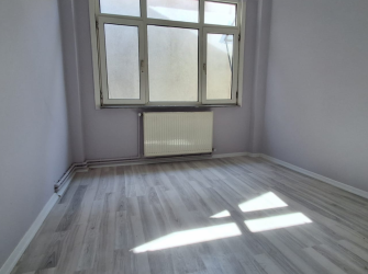 Bağcılar Yenigün'de 4,Kat Kredili 2+1 İçi Yapılı 85 m2 Ön Cephe Balkonlu
