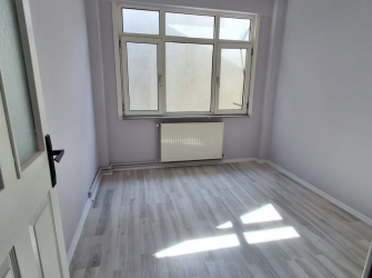 Bağcılar Yenigün'de 4,Kat Kredili 2+1 İçi Yapılı 85 m2 Ön Cephe Balkonlu