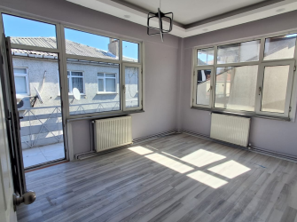 Bağcılar Yenigün'de 4,Kat Kredili 2+1 İçi Yapılı 85 m2 Ön Cephe Balkonlu