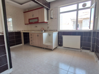Bağcılar Yenigün'de 4,Kat Kredili 2+1 İçi Yapılı 85 m2 Ön Cephe Balkonlu