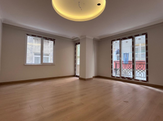 Güngören Camlıkahve'de 1,Kat Sıfır 2+1 Asansörlü 90 m2 Balkonlu