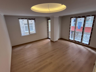Güngören Camlıkahve'de 1,Kat Sıfır 2+1 Asansörlü 90 m2 Balkonlu