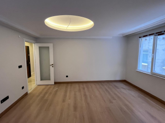 Güngören Camlıkahve'de 1,Kat Sıfır 2+1 Asansörlü 90 m2 Balkonlu