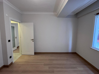 Güngören Camlıkahve'de 1,Kat Sıfır 2+1 Asansörlü 90 m2 Balkonlu