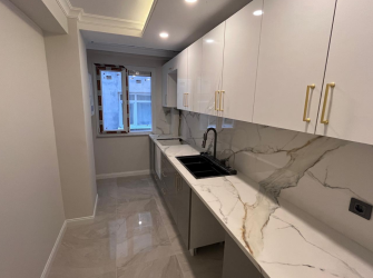 Güngören Camlıkahve'de 1,Kat Sıfır 2+1 Asansörlü 90 m2 Balkonlu