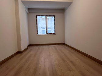 Güngören Camlıkahve'de 1,Kat Sıfır 2+1 Asansörlü 90 m2 Balkonlu