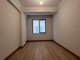 Güngören Camlıkahve'de 1,Kat Sıfır 2+1 Asansörlü 90 m2 Balkonlu
