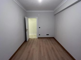 Güngören Camlıkahve'de 1,Kat Sıfır 2+1 Asansörlü 90 m2 Balkonlu