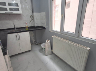 Bağcılar Yenigün'de 3,Kat Arsa Tapulu 2+1 İçi Yapılı 90 m2 Ön Cephe