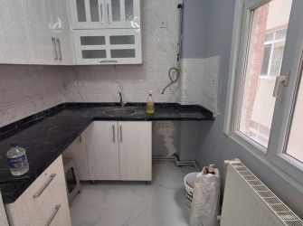 Bağcılar Yenigün'de 3,Kat Arsa Tapulu 2+1 İçi Yapılı 90 m2 Ön Cephe