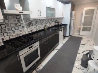 Güngören'de 1,Yıllık Tramvaya Yakın 100 m2 Asansörlü 2,Kat Balkonlu