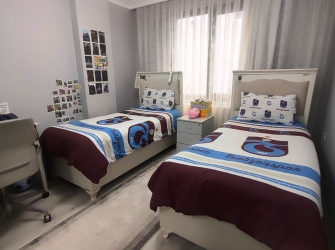 Güngören'de 1,Yıllık Tramvaya Yakın 100 m2 Asansörlü 2,Kat Balkonlu