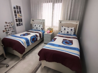 Güngören'de 1,Yıllık Tramvaya Yakın 100 m2 Asansörlü 2,Kat Balkonlu