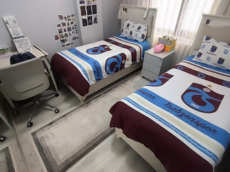 Güngören'de 1,Yıllık Tramvaya Yakın 100 m2 Asansörlü 2,Kat Balkonlu