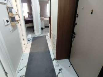 Güngören'de 1,Yıllık Tramvaya Yakın 100 m2 Asansörlü 2,Kat Balkonlu