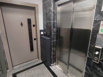 Güngören'de 1,Yıllık Tramvaya Yakın 100 m2 Asansörlü 2,Kat Balkonlu