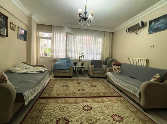 Güngören Posta Caddesinde 2+1 Kredili 100 m2 Balkonlu Yüksek Giriş