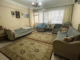 Güngören Posta Caddesinde 2+1 Kredili 100 m2 Balkonlu Yüksek Giriş