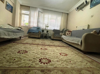 Güngören Posta Caddesinde 2+1 Kredili 100 m2 Balkonlu Yüksek Giriş