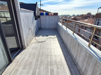 Güngören Merkez'de 4 Yıllık Asansörlü Alt 2+1 Üst 2+1Dubleks 170 m2 