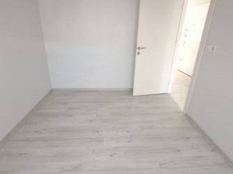 Güngören Merkez'de 4 Yıllık Asansörlü Alt 2+1 Üst 2+1Dubleks 170 m2 