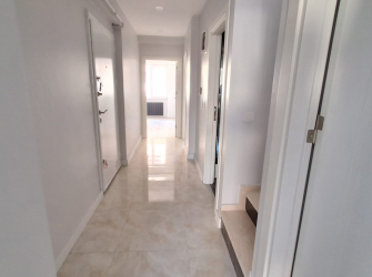 Güngören Merkez'de 4 Yıllık Asansörlü Alt 2+1 Üst 2+1Dubleks 170 m2 