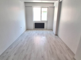 Güngören Merkez'de 4 Yıllık Asansörlü Alt 2+1 Üst 2+1Dubleks 170 m2 