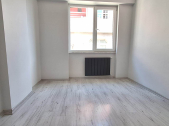 Güngören Merkez'de 4 Yıllık Asansörlü Alt 2+1 Üst 2+1Dubleks 170 m2 