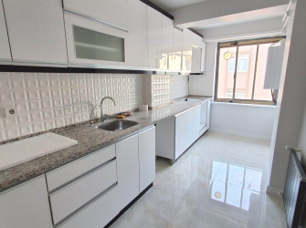 Güngören Merkez'de 4 Yıllık Asansörlü Alt 2+1 Üst 2+1Dubleks 170 m2 