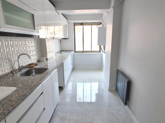 Güngören Merkez'de 4 Yıllık Asansörlü Alt 2+1 Üst 2+1Dubleks 170 m2 