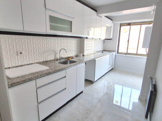 Güngören Merkez'de 4 Yıllık Asansörlü Alt 2+1 Üst 2+1Dubleks 170 m2 