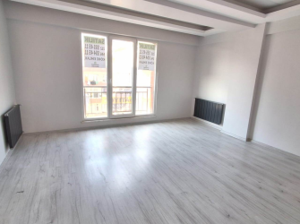 Güngören Merkez'de 4 Yıllık Asansörlü Alt 2+1 Üst 2+1Dubleks 170 m2 