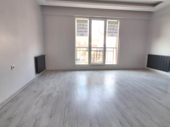 Güngören Merkez'de 4 Yıllık Asansörlü Alt 2+1 Üst 2+1Dubleks 170 m2 