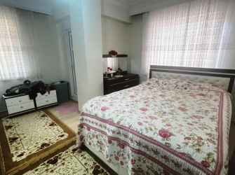 Güngören Güneştepe'de 2,Kat E.Banyolu 3+1 Ön Cephe  Tek Daireli