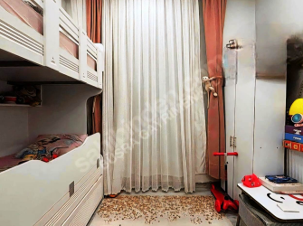 Güngören Camlıkahve'de 60 m2 A.Mutfaklı 5 Yıllık Bina 2+1 Bahçe Katı