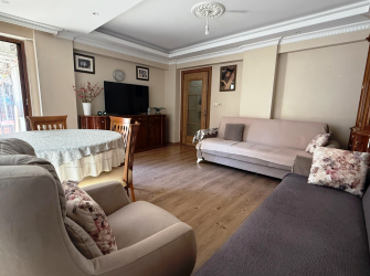 Bahçelievler Şirinevler'de 4,Kat Genç Bina 3+1 Asansörlü 120 m2 Boş Daire