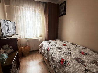 Bahçelievler Şirinevler'de 4,Kat Genç Bina 3+1 Asansörlü 120 m2 Boş Daire