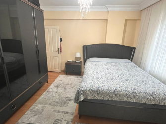 Güngören M.Çakmak'ta 2,Kat Kredili 3+1Ön Cephe 120 m2 Çift Balkonlu