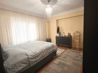 Güngören M.Çakmak'ta 2,Kat Kredili 3+1Ön Cephe 120 m2 Çift Balkonlu